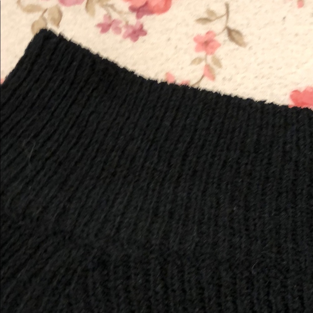 sweater - Picture 3 of 3